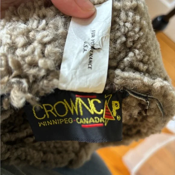 Crown Cap Shearling Aviator Hat with Leather Buckles - Picture 5 of 8